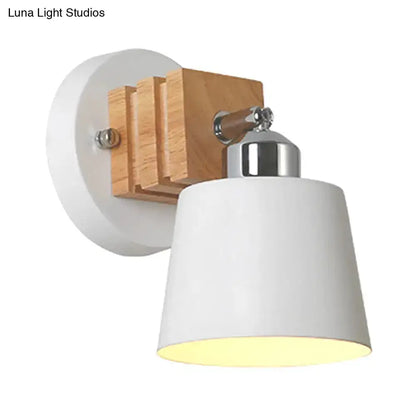 Nordic White Ceramic Rotatable Wall Lamp