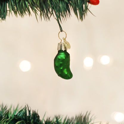 Gurken en miniatura navideño del viejo mundo