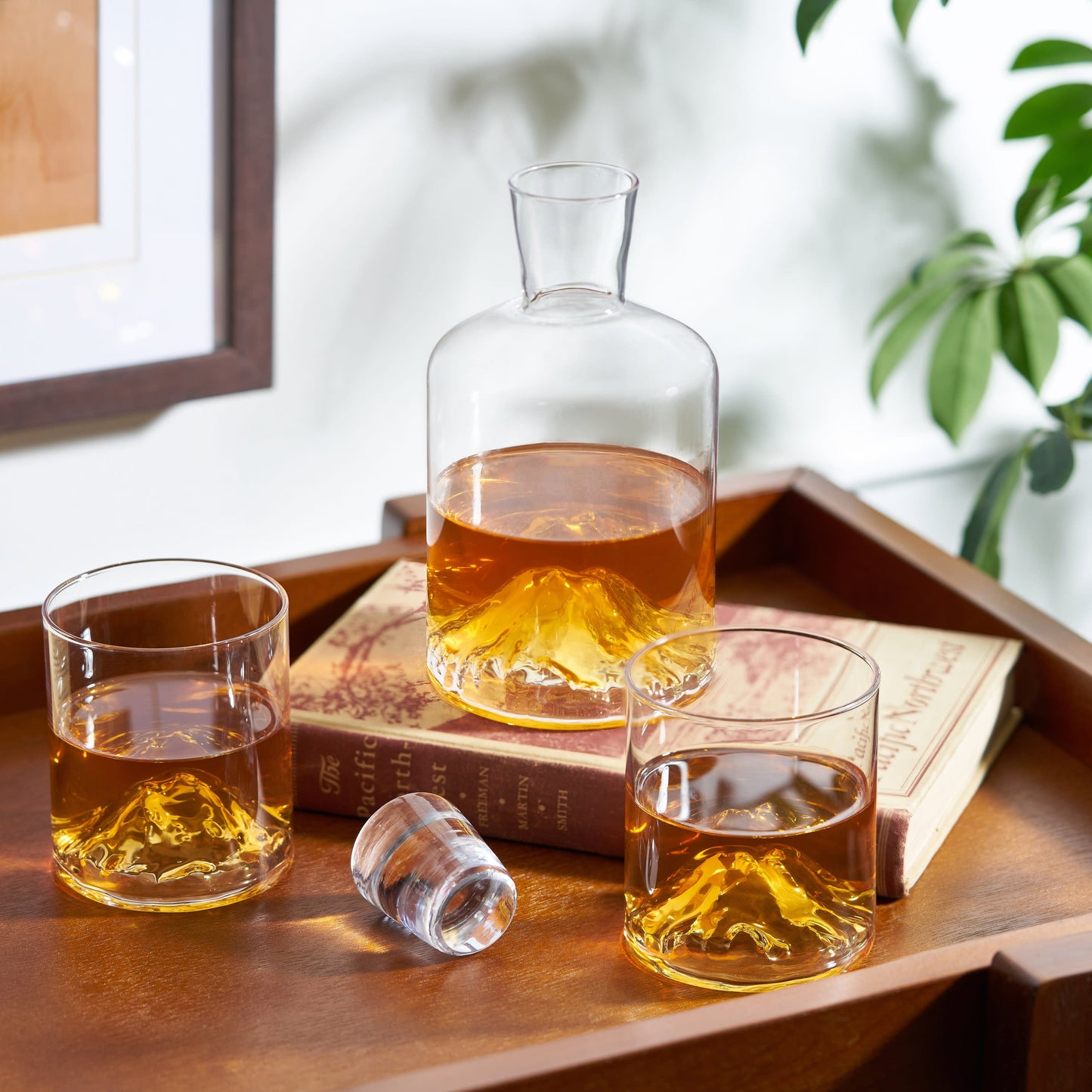 Mountain Crystal Liquor Decanter and Stopper