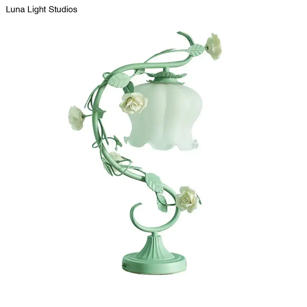 Pastoral Turquoise Rose Table Lamp USB Charger