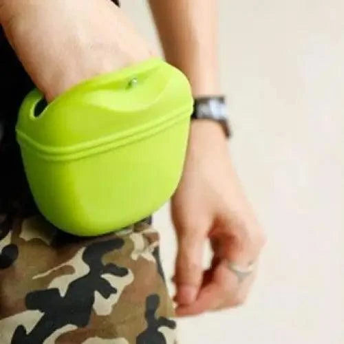 Portable Dog Training Treat Pouch STIL5797VUGSY by Stevvex, lime green waist bag with clip on Tampa Home & Garden Store