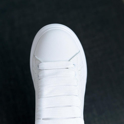 Stevvex white sneakers, breathable lace-up casual trainers with a thick sole on Tampa Home and Garden Store