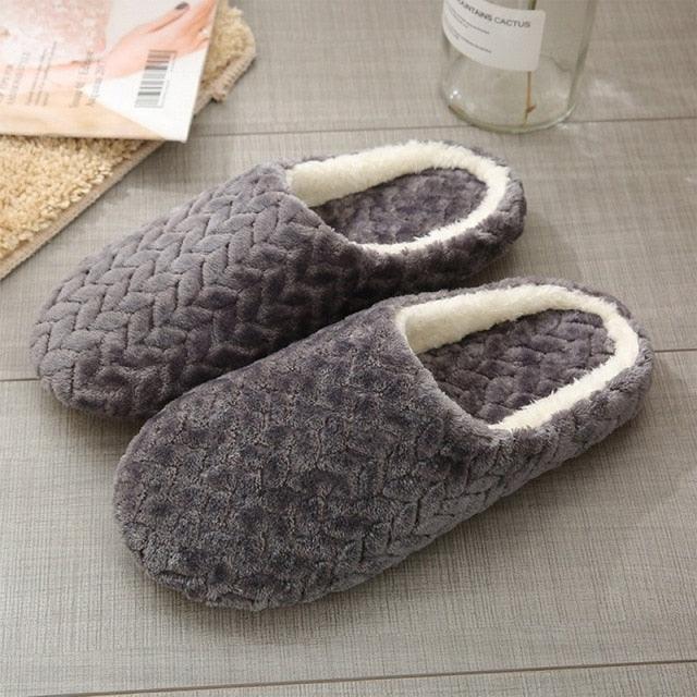 Stevvex plush slippers gray pair with white faux fur lining, memory foam indoor non-slip house shoes ST85SH2410NML on Tampa Home & Garden Store