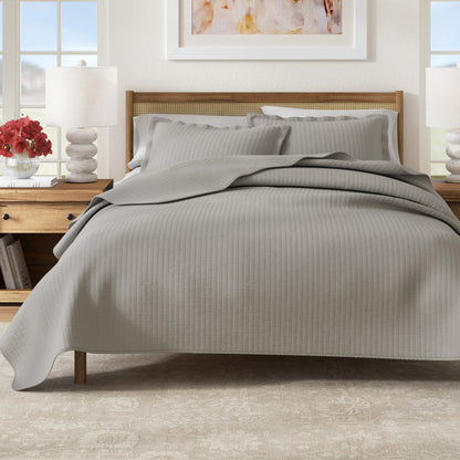the Alicia Solid Quilt and Classic Stitch Set