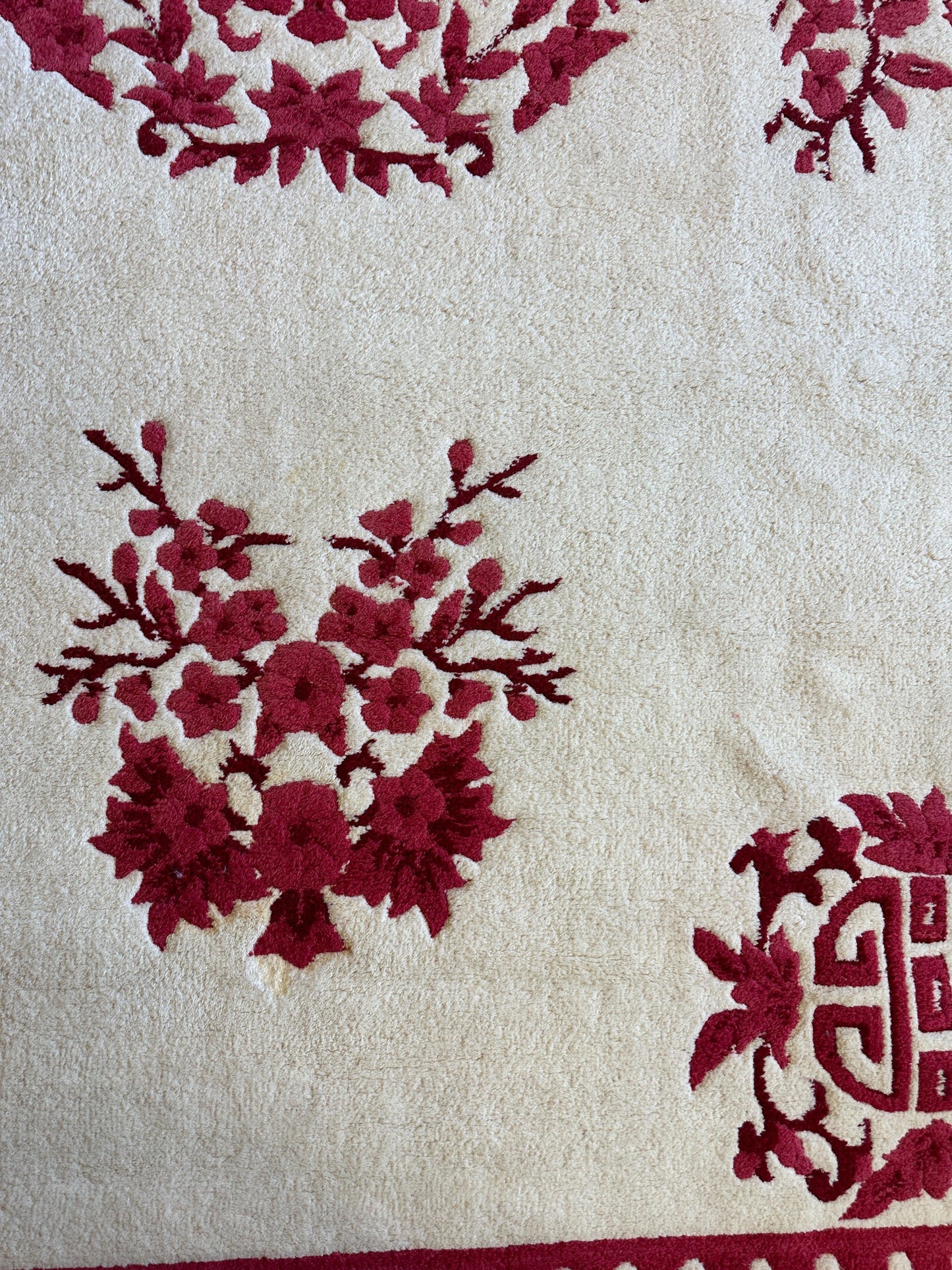 Tapis rouge et beige de style Art déco chinois, 11 x 15