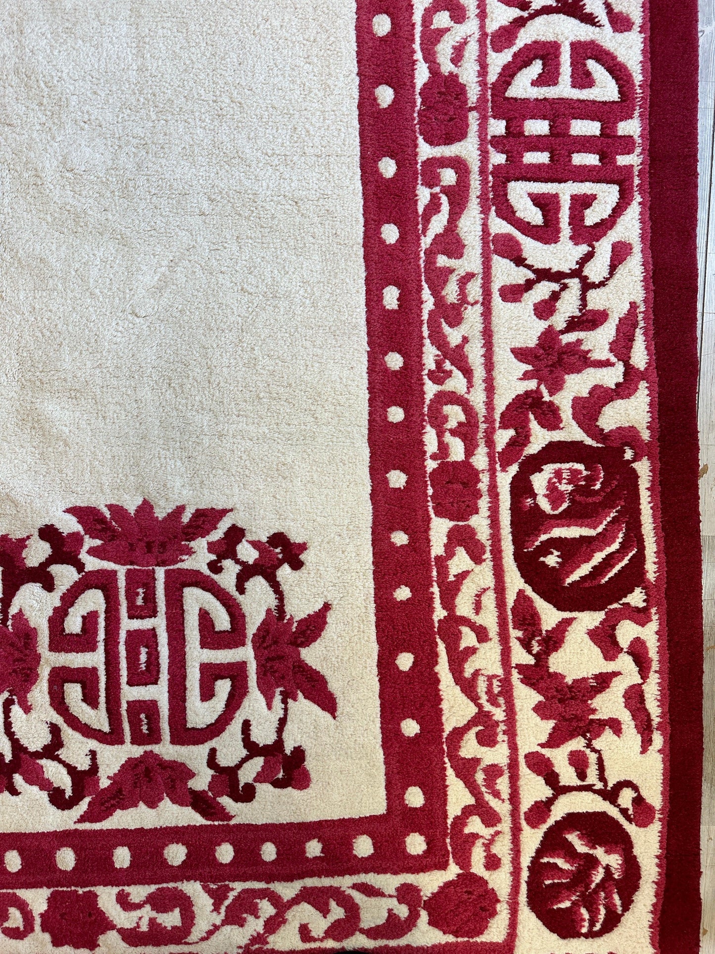 Tapis rouge et beige de style Art déco chinois, 11 x 15