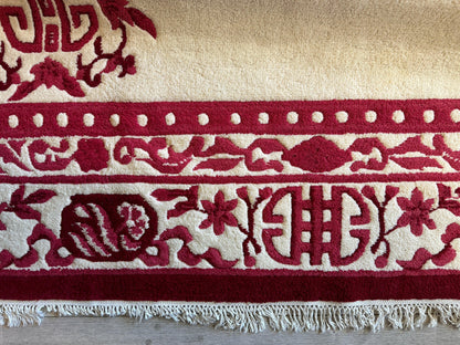 Tapis rouge et beige de style Art déco chinois, 11 x 15