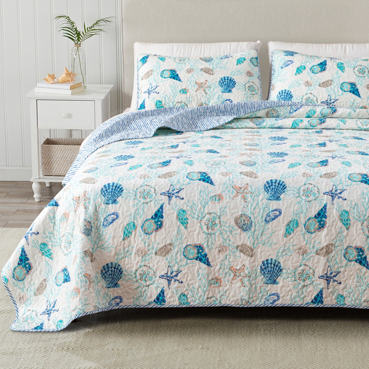 Coastal Blue Microfiber Quilt Set and Bedding