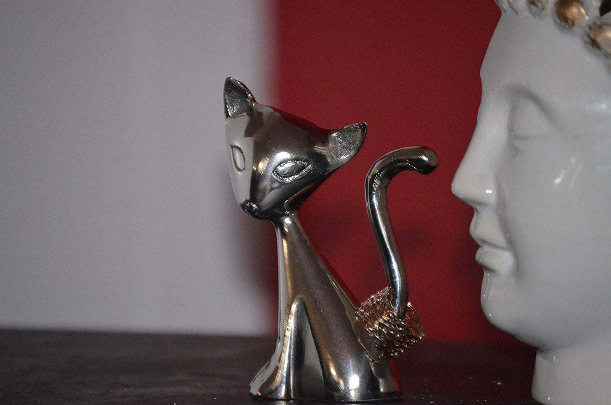 Vibhsa cat ring holder, silver jewelry organizer in cat form with a textured ring on neck on Tampa Home & Garden Store