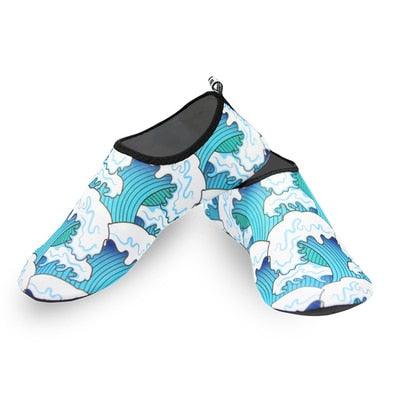 Stevvex barefoot water shoes aqua wave print pair with black trim on Tampa Home & Garden Store