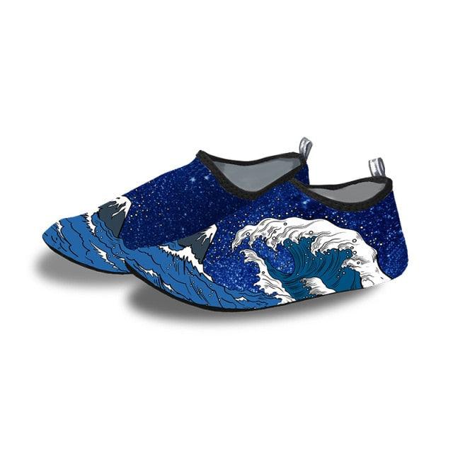 Stevvex water shoes pair in blue with wave print, quick-drying aqua socks slippers for beach on Tampa Home & Garden Store