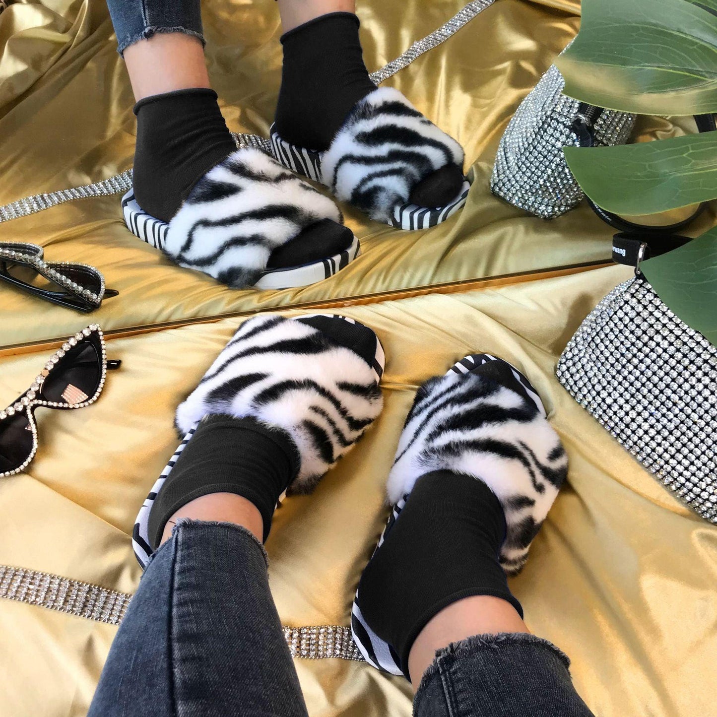 Womens Open Toe Leopard Fur Slides And Foam