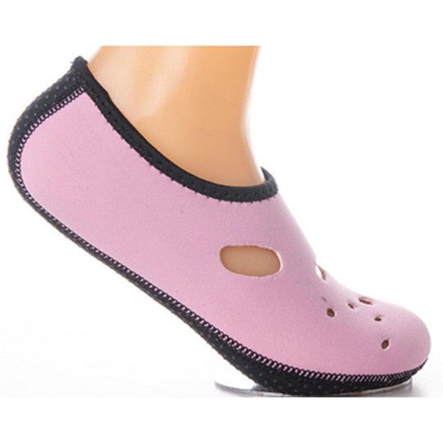 Stevvex pink water slippers with ventilation holes and black trim ST85SH1477QNY on Tampa Home & Garden Store