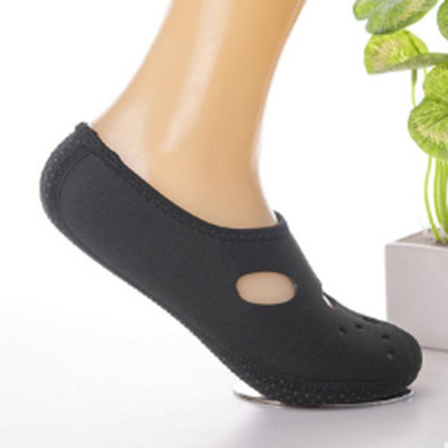 Stevvex black water shoe slipper with side cutouts for aqua use on Tampa Home & Garden Store