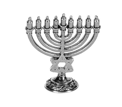 El amuleto de la menorá de Hanukkah