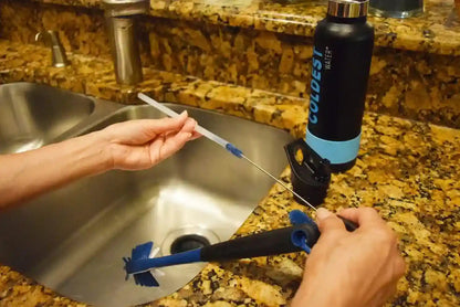 Cepillo The Coldest Water Bottle: 3 herramientas en 1