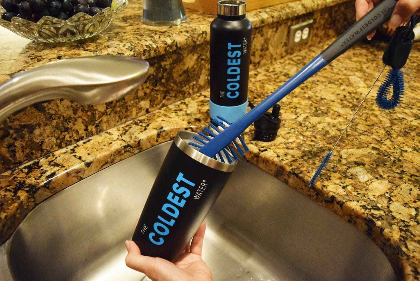 Cepillo The Coldest Water Bottle: 3 herramientas en 1