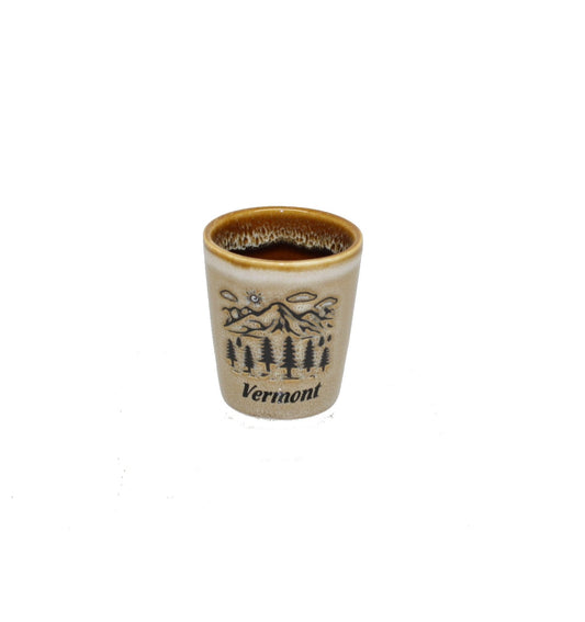 Verre à liqueur ovale en céramique motif montagne - Beige