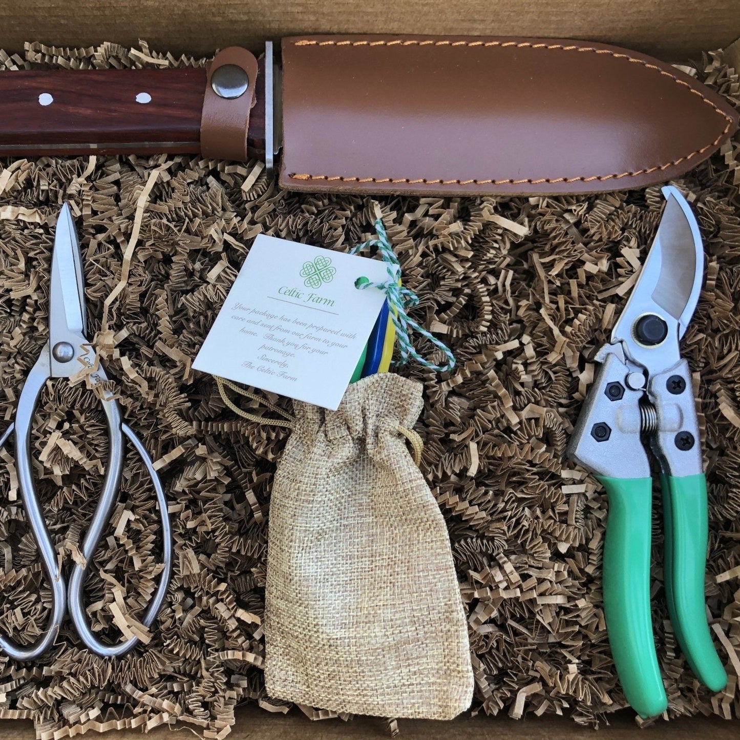 Coffret cadeau de jardin ultime – Ensemble de 4 outils de jardin (Hori Hori, sécateurs, cisailles de jardin et affûteurs d'outils de jardin)