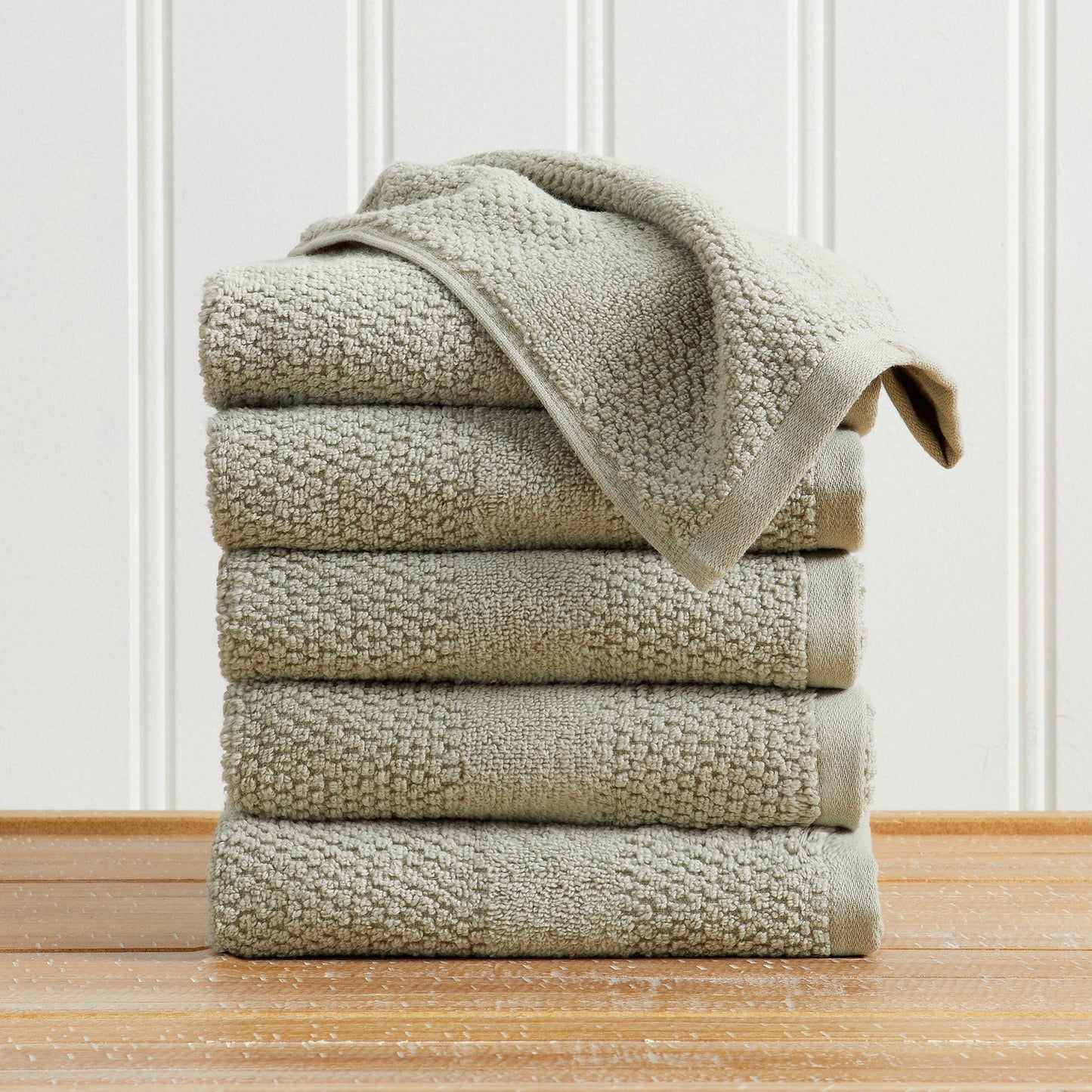 Pure Cotton Woven Bath Towel Set and a Soft Feel