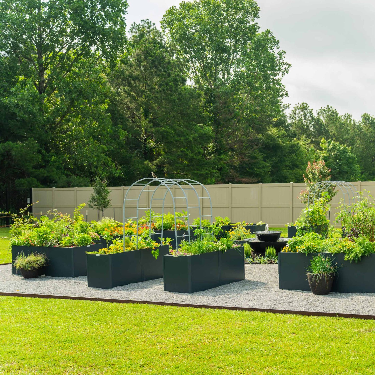 Jardinière surélevée moderne en forme de L de 32 po de hauteur | Métal