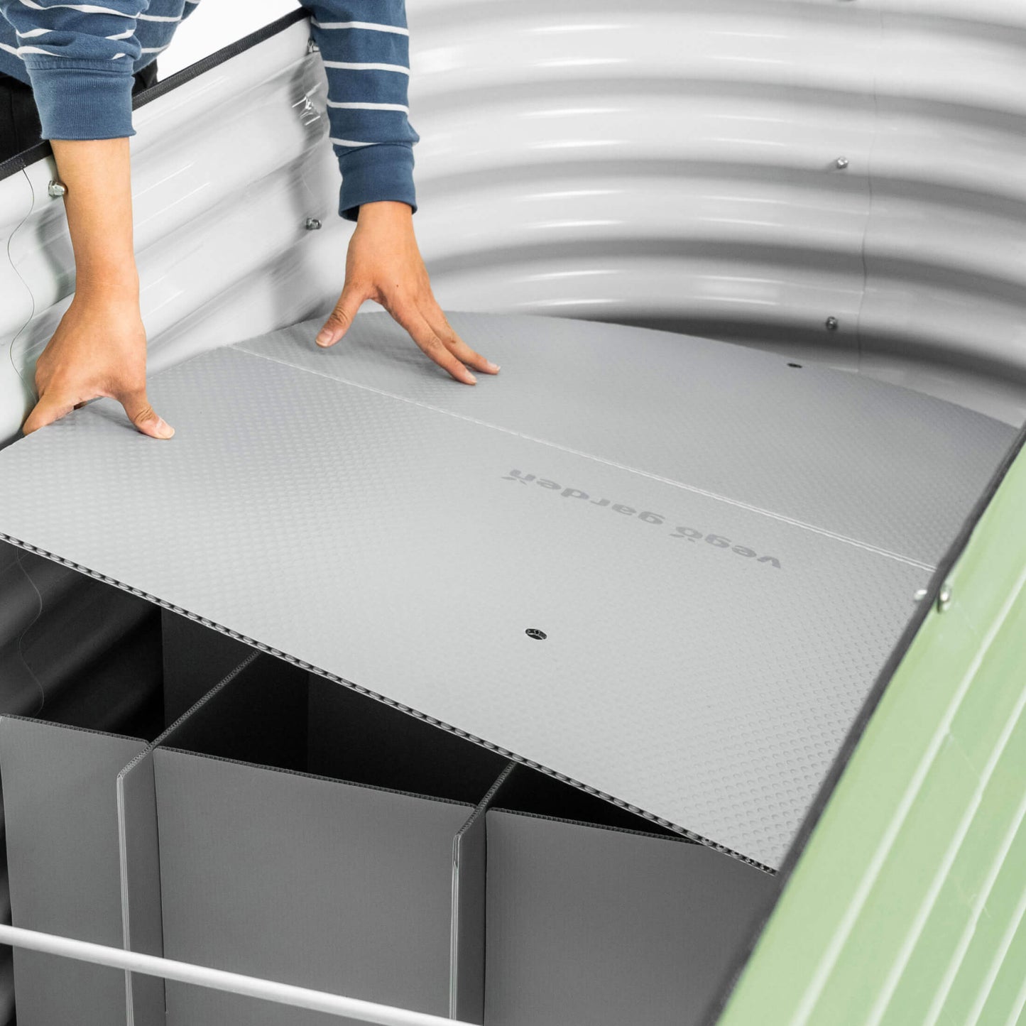 Soil Saving Floor - For 32" Tall Classic and Novel Beds