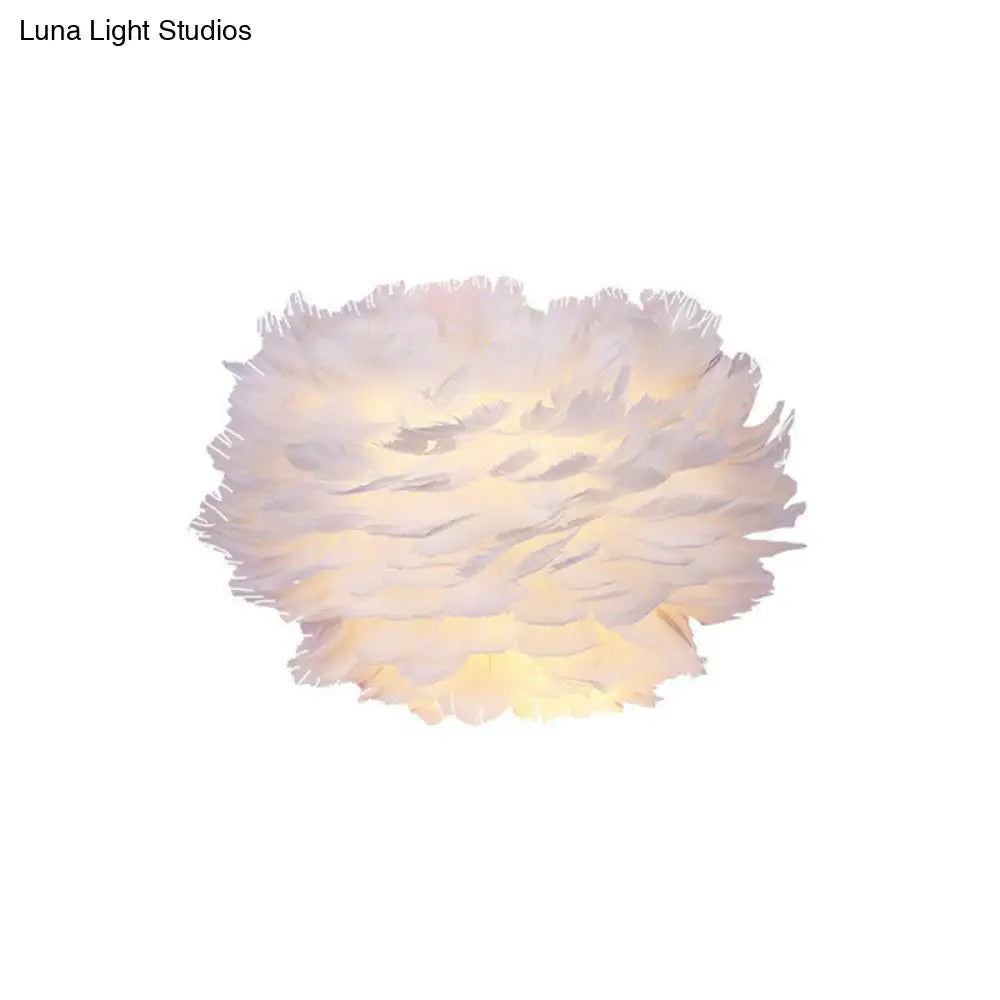 Aplique de pared floral blanco - Lámpara de plumas minimalista para dormitorio
