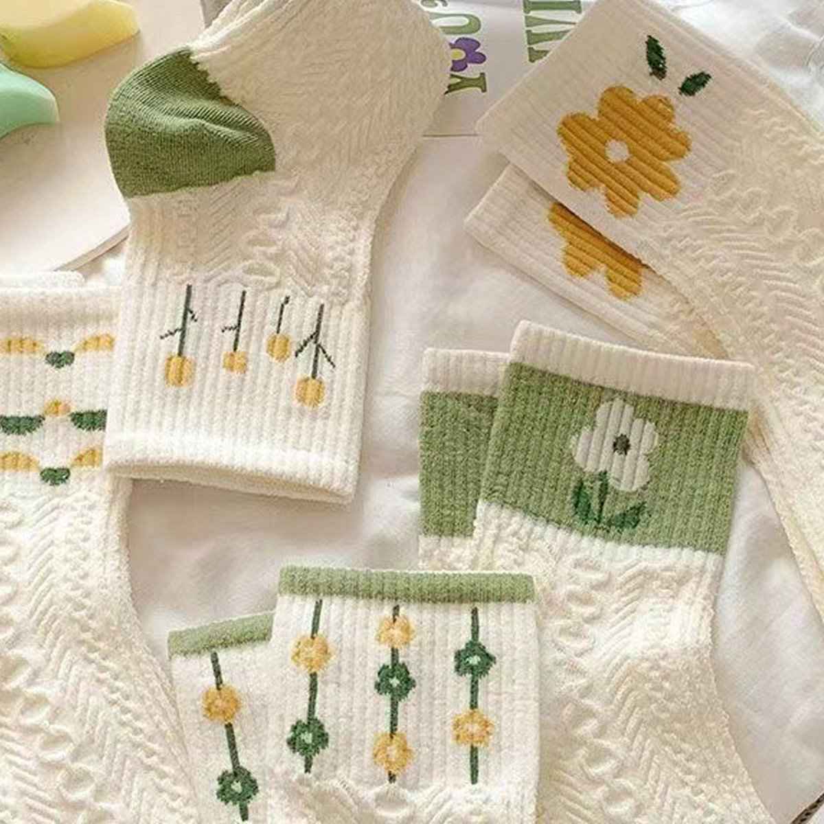 Women’s cotton crew socks, set of 5 white pairs with green-yellow accents, US size 6–10 on Tampa Home & Garden Store