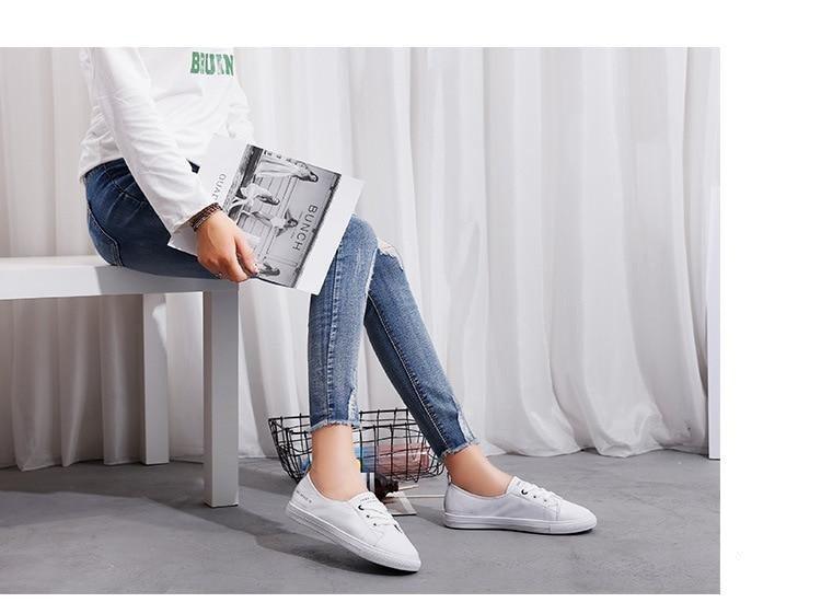 Women's Checkered Lace Up And Casual Sneakers