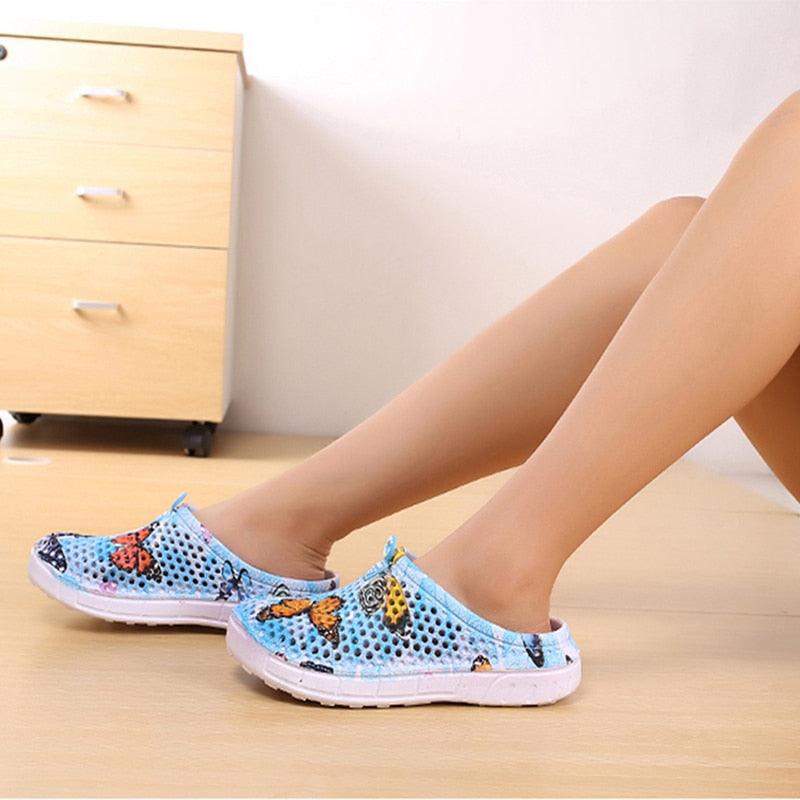 Womens breathable blue butterfly-print slip-on slippers, Stevvex mesh clogs for home on Tampa Home & Garden Store