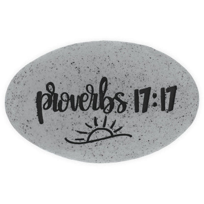 Piedra del Proverbio - Un amigo ama en todo momento