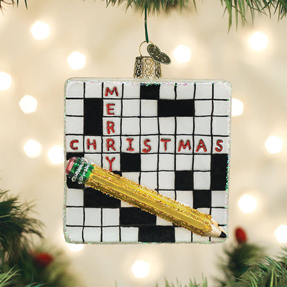 Ornement en verre avec puzzle de mots croisés
