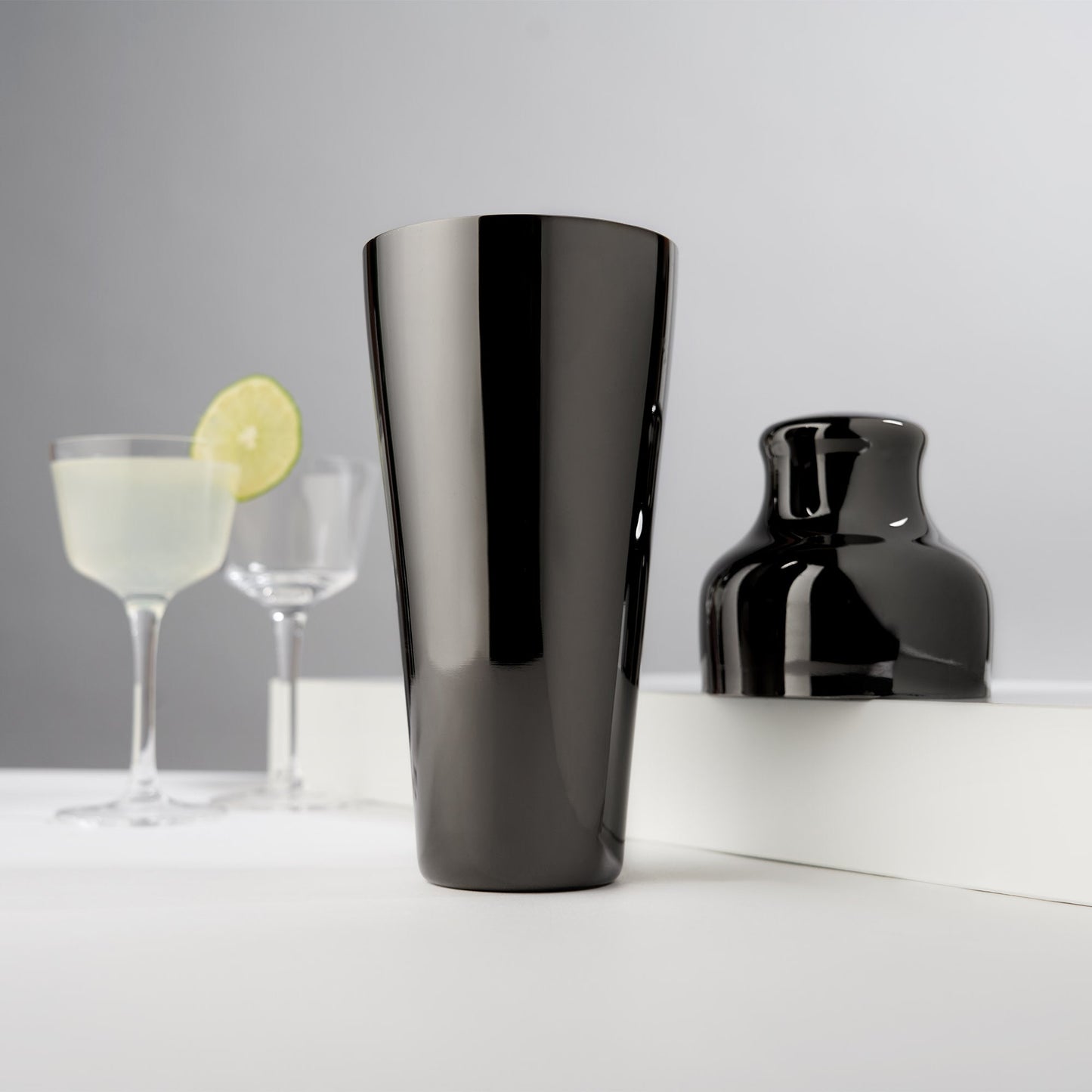 The Warren Parisian 25 Oz Cocktail Shaker